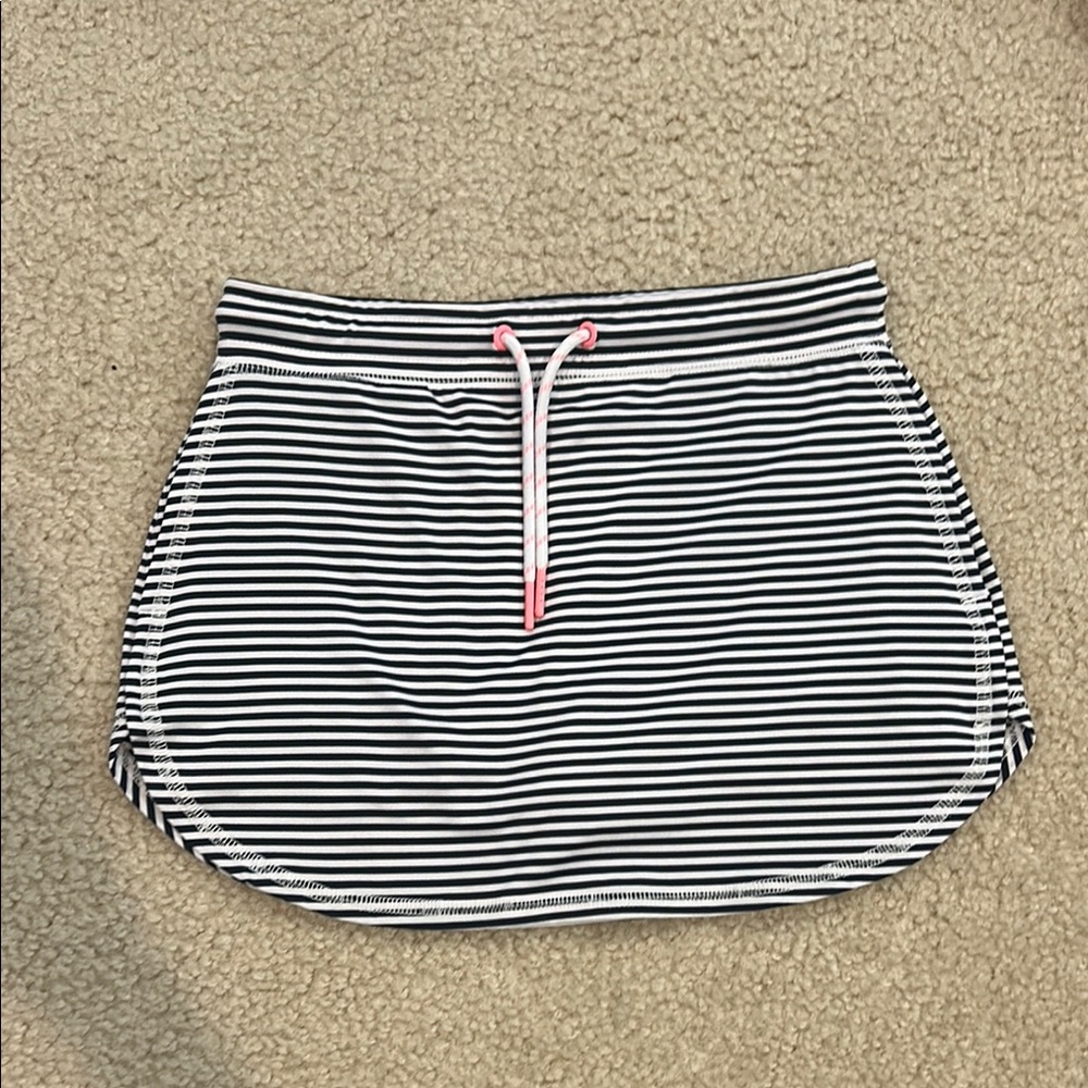 Vineyard Vines Black and White Striped Skort